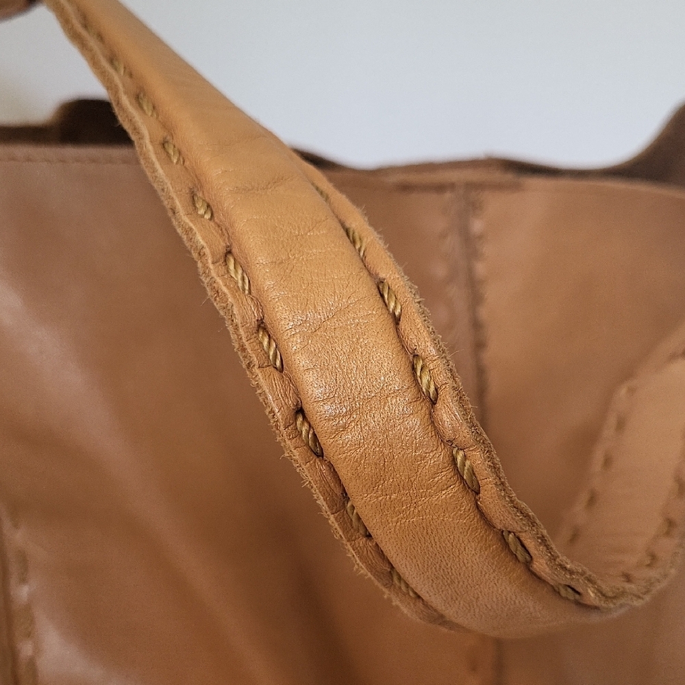 The Sak Tan Los Feliz Large Shoulder Bag with Tassel - Picture 3 of 12